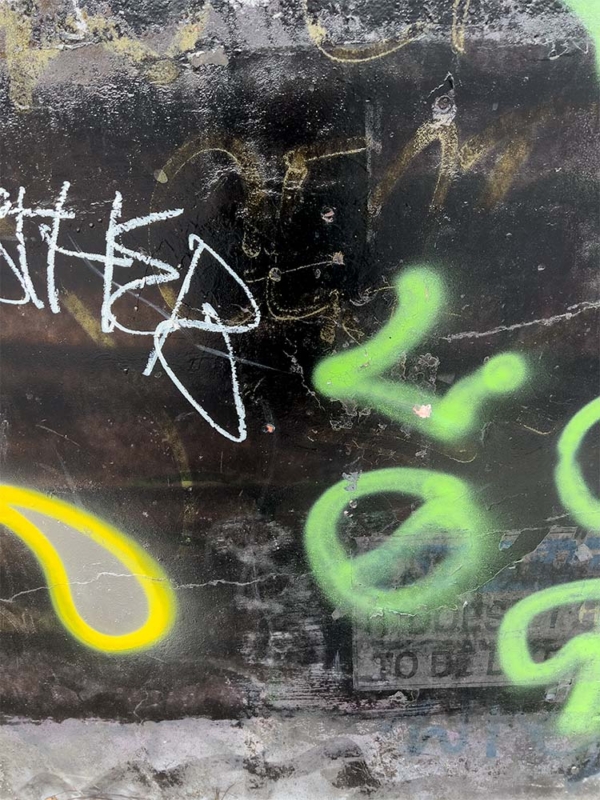 phosphorescent colors of graffiti